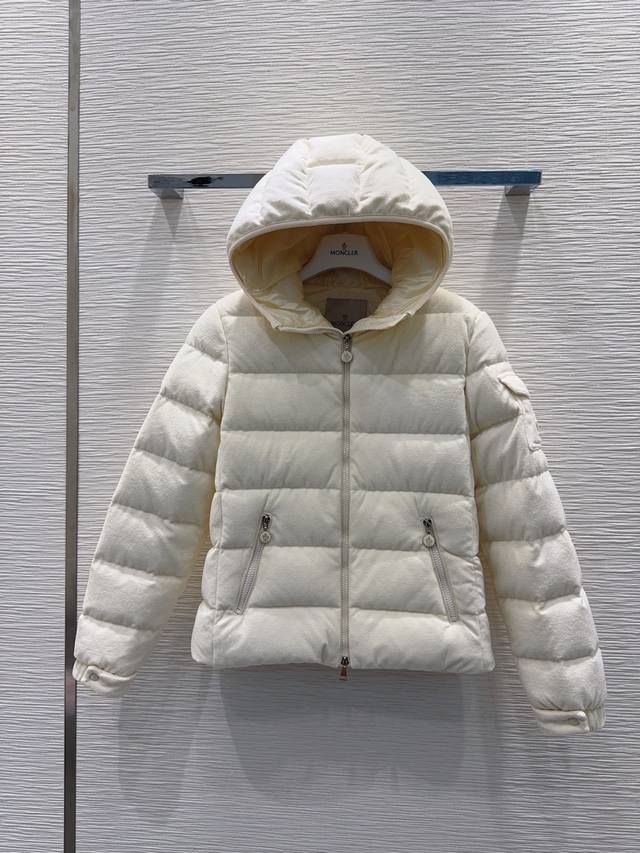 Moncle* 2025Fw新款羽绒外套 整体保暖效果拉满，版型绝绝了，休闲时尚，经典Logo完美点缀 码数1-2-3-4 1码 衣长58 胸围100 肩宽41
