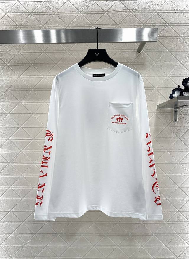 Chrome Hear*2025新品上架 字母印花长袖上衣 定制Yb斜纹全棉材质，质感舒适，弹力十足，圆领长袖上衣裁剪，胸口单侧位置点缀口袋拱形分布的十字架和字