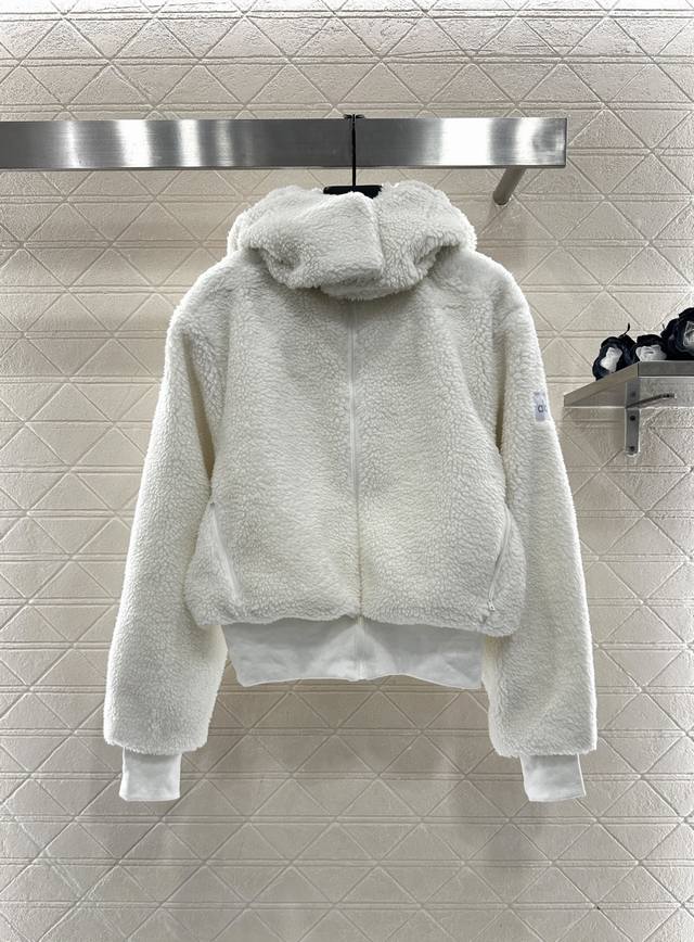 Alo*2025新品上架 羊羔毛滑雪外套外套 定制Yb进口羊羔毛材质，颗粒毛绒肌理，舒适保暖，连帽外套版型，可拆卸连帽处理，一衣两穿，立马切换，插手口袋增加实用