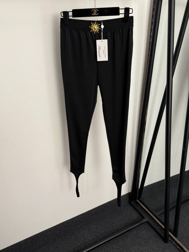 款号20257113 Schiaparelli*新款 金色小太阳弹力修身踩脚打底裤 小脚裤，黑色，S-Xl， M码：腰围64弹力，长105；重量：0.170Kg