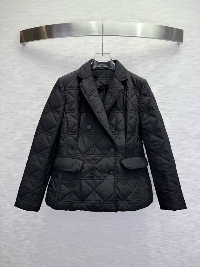 Dio* 25Ss秋冬新款西装棉服外套 藤格纹行线 小蜜蜂刺绣装饰 气质保暖兼得 高品质 两色三码Smlb808p.