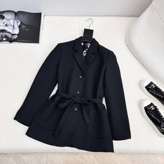 C家 25Ss 秋冬最新款小香风编织粗纺花呢外套 绝美高级编织面料实物超美 立体肌理感精致感满满 上身自带一种高贵气质 Logo印花里布+立体剪裁版型巨显瘦 实