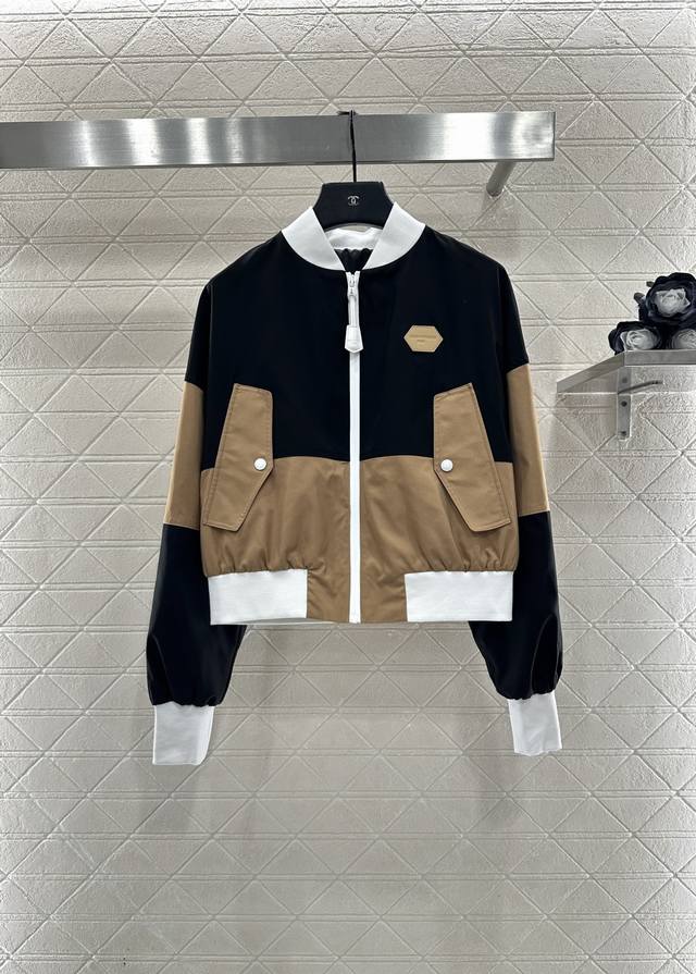 Louis Vuittn*2025新品上架 拼色夹克外套长裤套装 25滑雪系列#定制Yb进口厚度尼龙材质，质感高级，挺括有型，立领夹克外套长裤套装，通体素色弹力