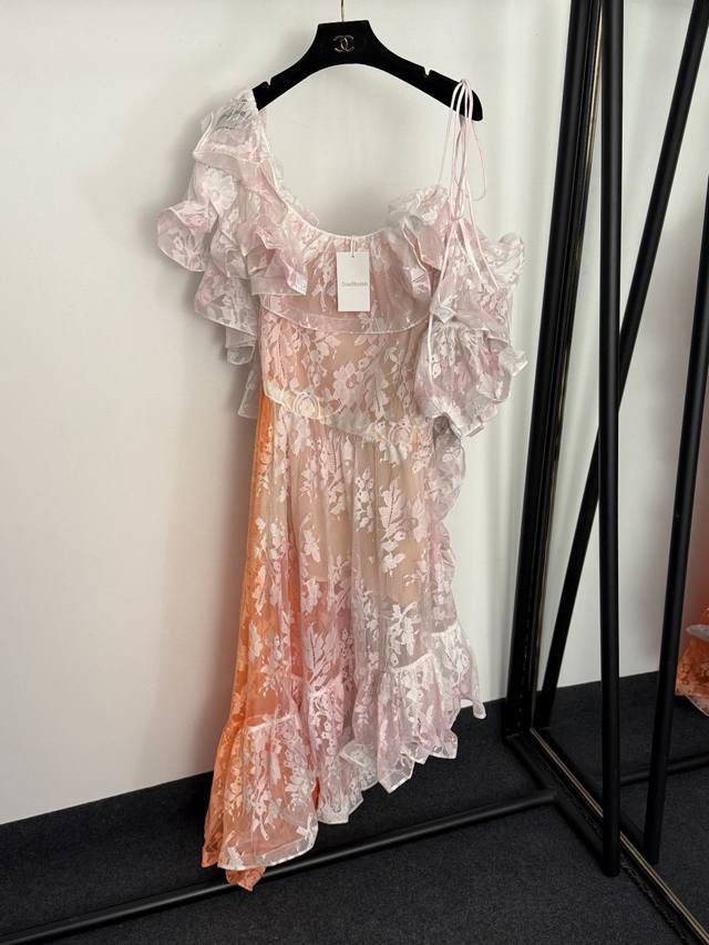 款号20257080 Zimmermann*新款 蕾丝网纱荷叶边气质吊带连衣裙，拼色，S-Xl， M码：胸围92，腰围68弹力，长147；重量：0.590Kg