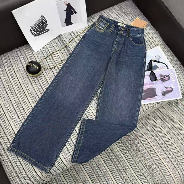 强烈推荐 25年早秋冬系列 Miu*新款牛仔直筒裤 加绒保暖面料 钻字母印花口袋点缀 洗水颜色好看 Sml .