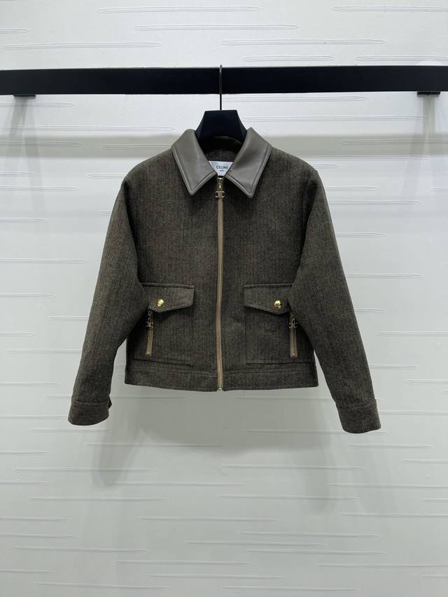 上新原单高端品质 Celin*2025秋冬最新系列！翻领拼接pu皮外套！定制斜纹棉材质 质感高级 翻领夹克剪裁 整体造型高级挺括 翻盖双口袋凯旋门五金拉链配件