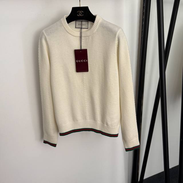 款号20257044 Gucc*新款 拼色条纹下摆套头长袖羊毛针织衫，米白色，Sml， M码：肩宽36，胸围96，袖长60，长56；重量：0.340Kg .