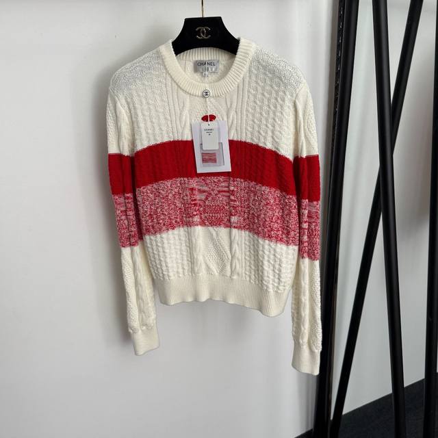 款号20257036 Chane*新款 小香Logo刺绣拼色粗条纹套头长袖针织衫，白色，36 38 40， 36码：肩宽39，胸围100，袖长60，长54；重量