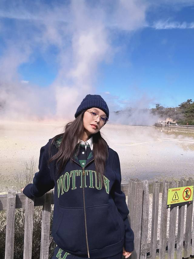 Louis Vuitto* 25Fw秋冬新款 两面可穿设计针织连帽外套丨独家Yb开发！高版出品！Monogram嵌织图案。定制五金配件，男女同款宽松版型百搭又时