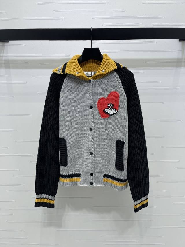 上新原单高端品质 Vivienewestwoo* 2025秋冬最新系列！撞色土星钩花针织开衫！定制羊毛针织纱线织造 质感高级 舒适柔软 肌理明显 翻领长袖开衫剪