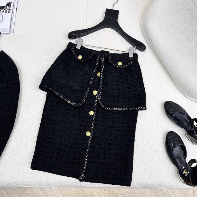 爆单款 C家 25Ss 秋冬最新款名媛气质套装圆领短款编织外套+假两件设计包臀半裙 谁穿上都有种富家千金的优雅贵气 美貌和实力并存 简直就是冬日宝藏穿搭指南 小