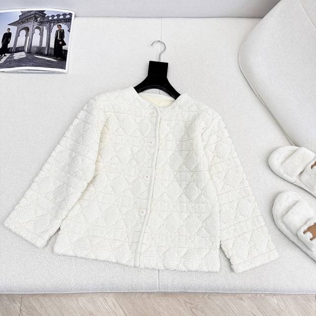 迪丽热巴同款 Cd 25Ss 秋冬最新款Miss D泰迪绒圆领外套 重磅克重山羊绒羊毛 纱线 奶乎乎的戴妃藤格纹立体饱满 白富美必 减龄少女风单品 后背字母提花