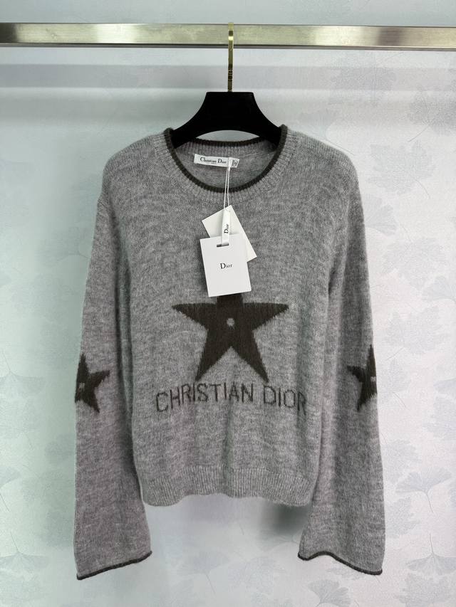 Dio*25秋冬新款五角星刺绣喇叭袖毛衣！质量超赞！融合星星刺绣工艺超美。白富美必入！奢华高级单品，经典圆领百搭版型气质优雅减龄少女风 尺码Sml。T226B.