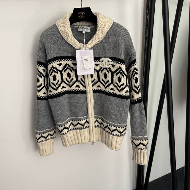 款号20256986 Chane*新款 撞色复古花纹 小香Logo刺绣长袖针织开衫拉链外套，灰色，36 38 40， 38码：肩宽52，胸围108，袖长50，长