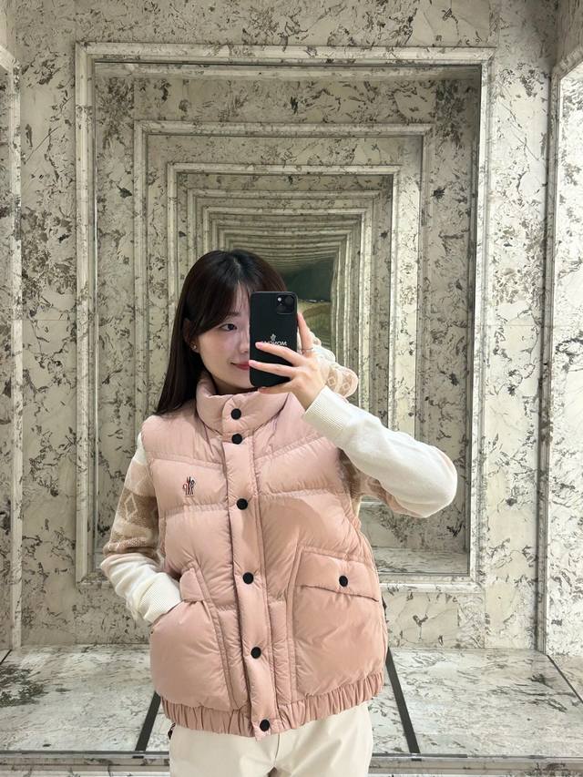 Mon*Ler 25Fw秋冬 户外滑雪系列新款 立领羽绒马甲外套丨独家Yb开发！高版出品！ 软糯亲肤有设计感 立领马甲基础版型 上身显瘦又百搭 秋冬造型神器 叠