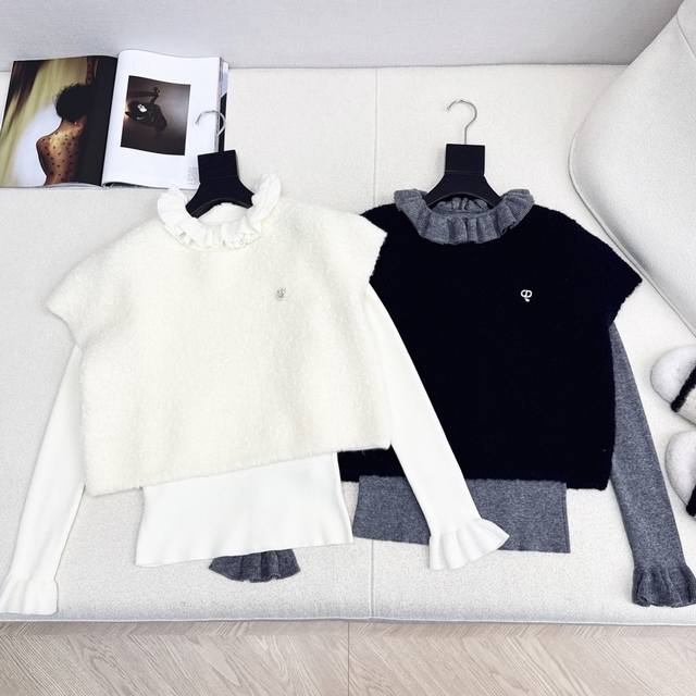 独家首发 Cd 25Ss 秋冬最新款优雅名媛气质套装木耳边打底衫+毛圈马甲 百分百精纺羊毛纱线面料 简约大气慵懒版型 经久耐穿 保暖度和颜值却都在线～～最实穿百