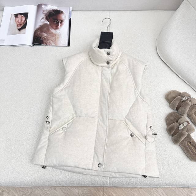 独家款～ Lp30Ss 秋冬最新款抽绳束腰毛呢羽绒马甲外套立领H版型自由调节设计 收腰版型上身休闲时髦又帅气 秋冬必备街头风叠搭保暖单品 国标90白鸭绒填充！原