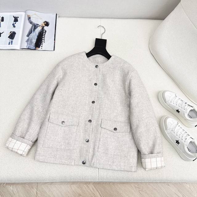 高奢老钱风穿搭 Lp30Ss 秋冬最新款极简设计感面包棉服外套 博主穿搭即视感 极简风格不缺设计感 保暖必备 颜色是老钱风高级色系 百搭也很衬肤色显白 上身很有