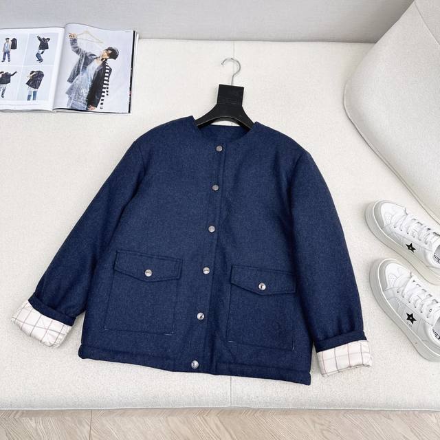 高奢老钱风穿搭 Lp30Ss 秋冬最新款极简设计感面包棉服外套 博主穿搭即视感 极简风格不缺设计感 保暖必备 颜色是老钱风高级色系 百搭也很衬肤色显白 上身很有