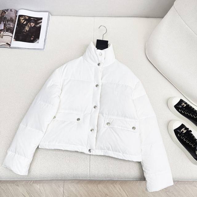 独家首发 Lp30Ss 秋冬最新款高奢极简风穿搭立领羽绒服 面包服版型设计上身又A又飒 国标羽绒填充轻盈保暖面料 细腻厚实手感 经典百搭不挑人上身超显瘦 百搭时