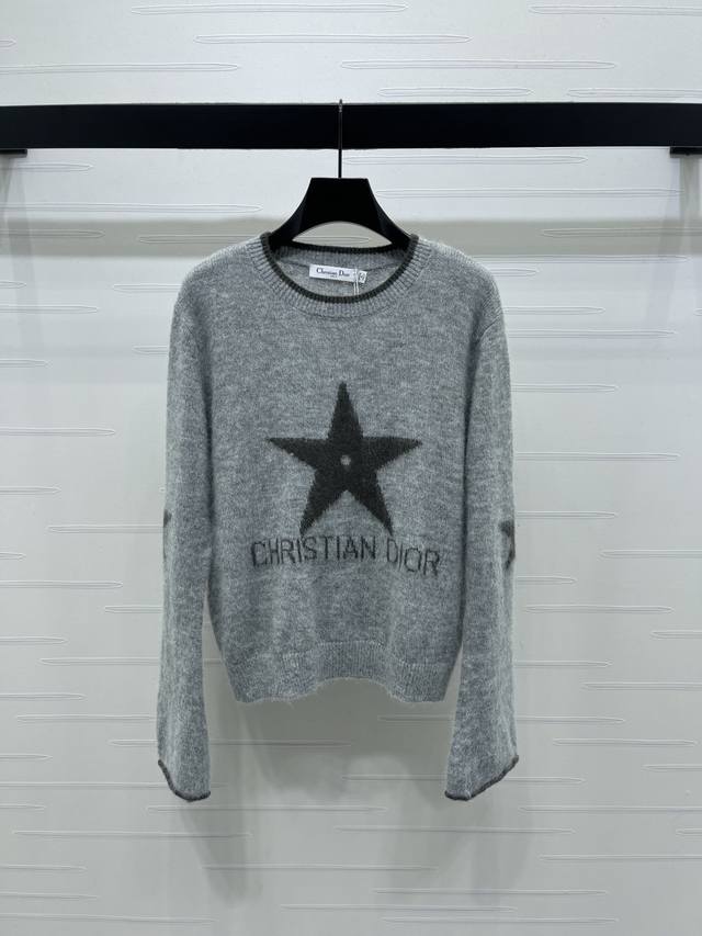 上新原单高端品质 Dio* 2025秋冬最新系列！五角星圆领套头毛衣！定制羊毛纱线织造 质感高级 舒适柔软 圆领长袖毛衣剪裁 密实针织御寒防风 领口袖口宽螺纹包