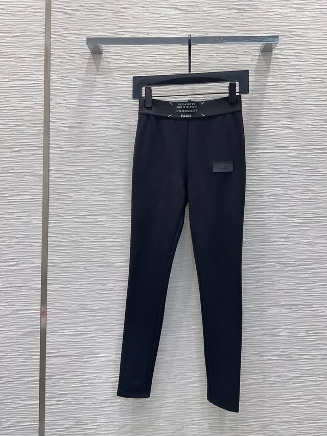 0123452025Fw新款 中高腰弹力加绒打底裤，瑜珈裤，运动裤，健身裤，紧身超显瘦 舒适好穿上身显瘦又高挑！ 超百搭 女神衣橱必备款.砸单过来吧 一色 Sm