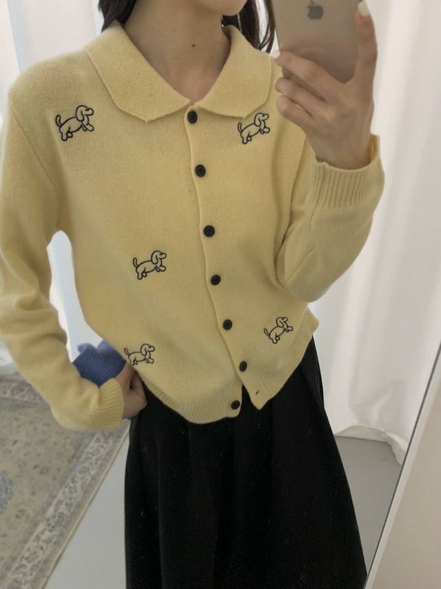 2025秋季新款减龄甜美刺绣翻领100 ％羊毛高支毛条针织开衫气质百搭毛衣外套 上新，正价