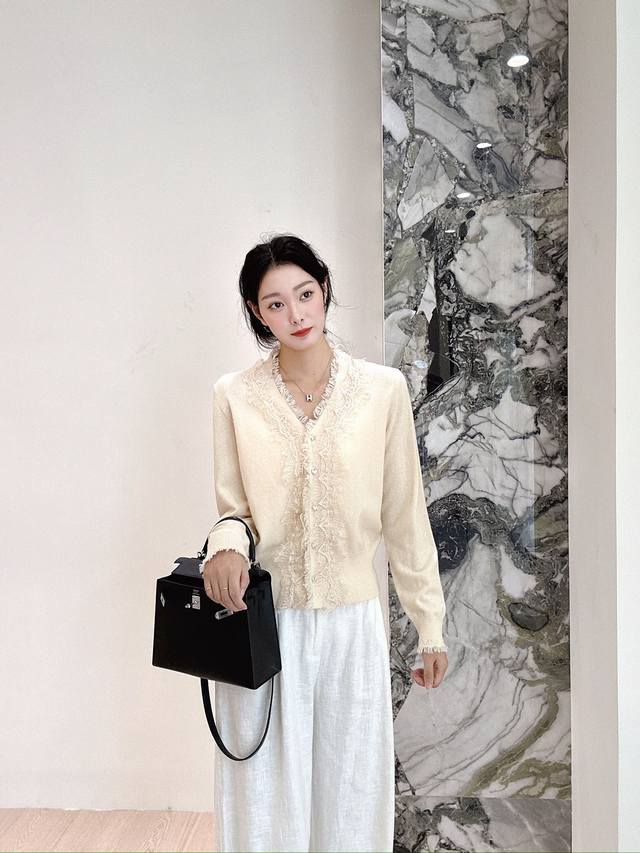 爱心扣蕾丝拼接