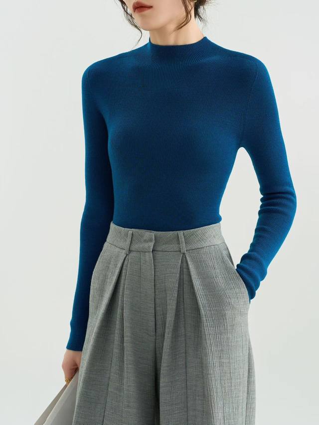 材质：100%精纺全羊毛 可机洗，不起球，不掉毛 领型：弹力半高领 尺码：2码 M-L 颜色：8色 有包装吊牌 针型：一体机 春秋款