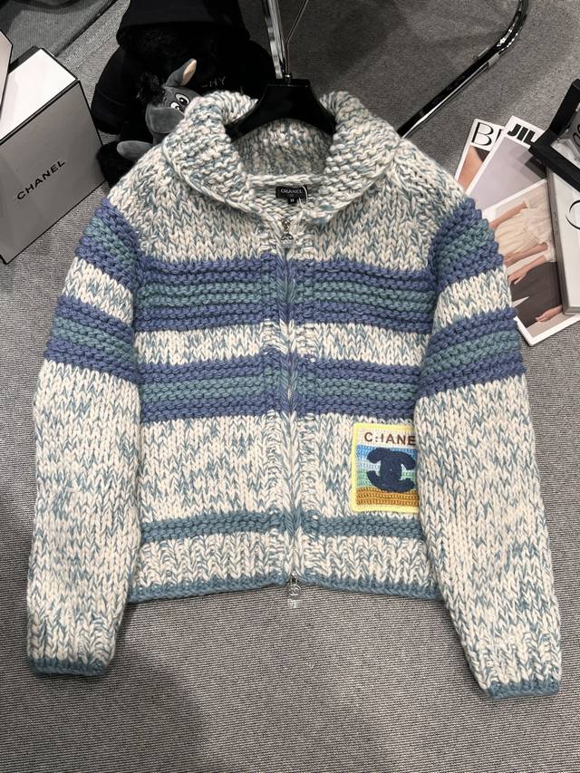 Chane* 2025秋冬新款重磅羊毛针织开衫，复古减龄条纹撞色设计，增添层次感，焕活冬季穿搭，Sml