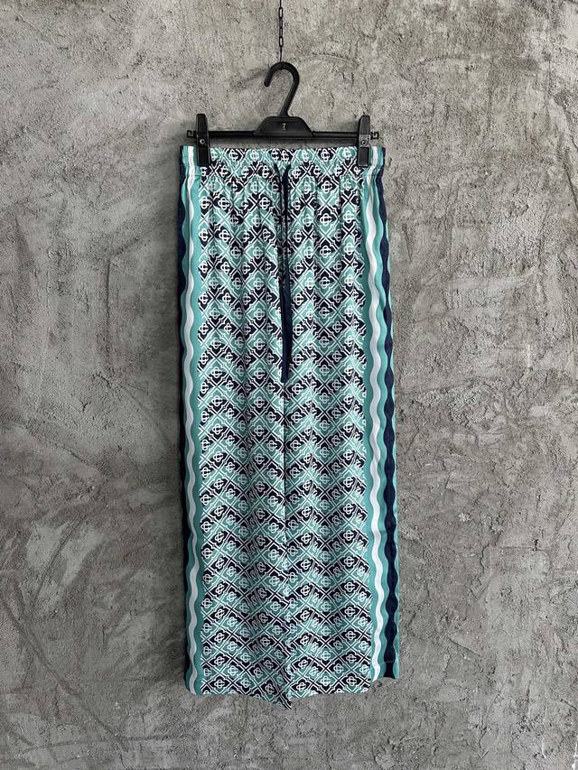 Ca2025Ss 满印Logo真丝长裤 订制真丝面料 进口机高清数码直喷印花 激光定位剪裁 建议干洗或手洗 Size：S M L Xl 现货秒发