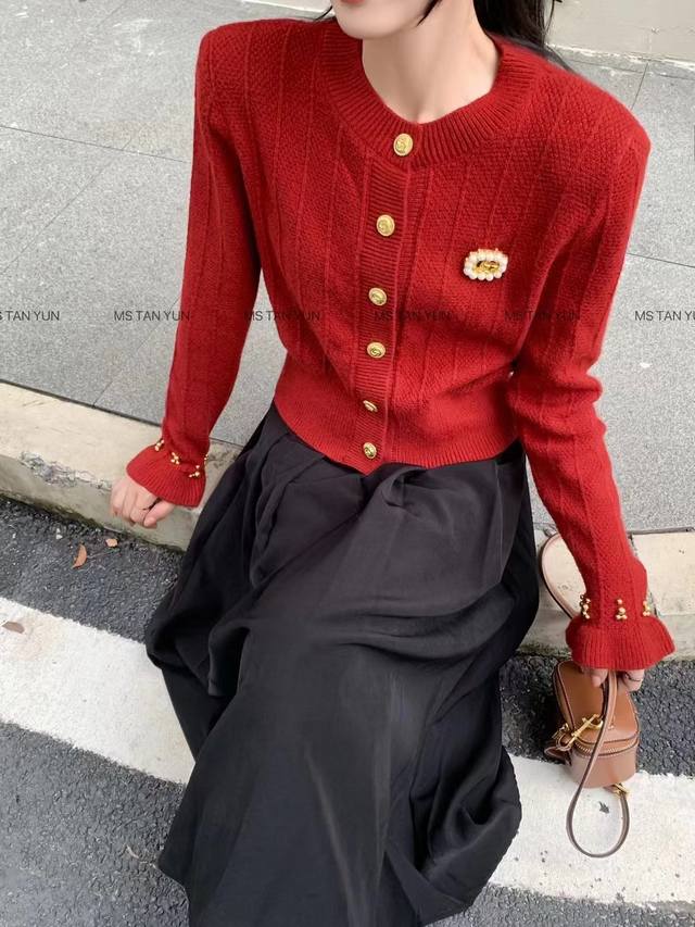 设计感小香风金扣毛衣，百搭单品 Smlp