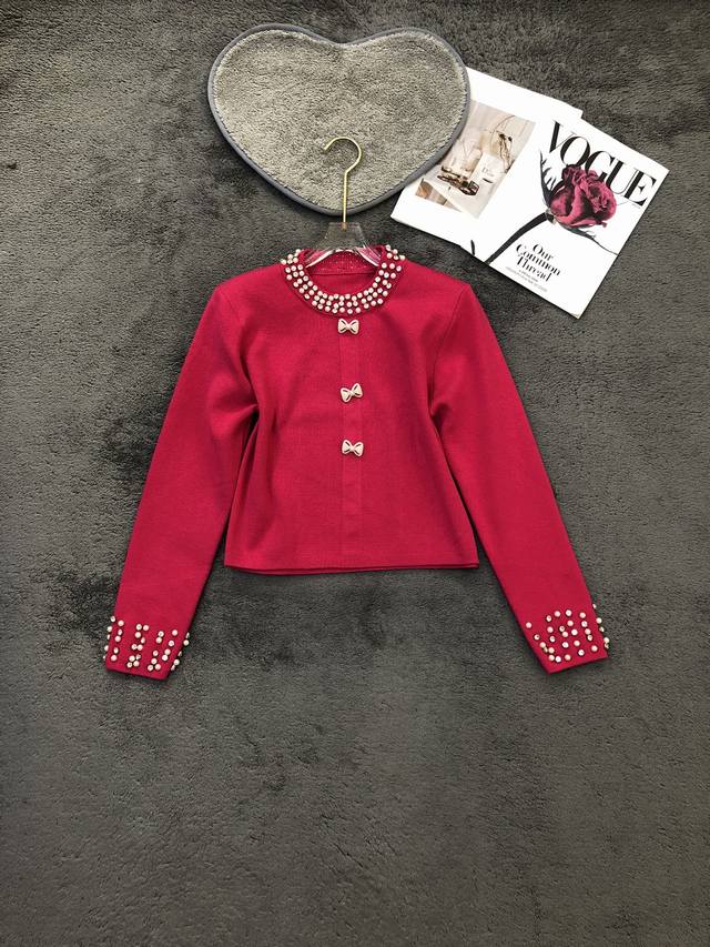 设计感圆领镶钻毛衣 Smlp