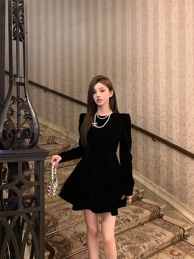 赫本风丝绒蓬蓬连衣裙 Smlp