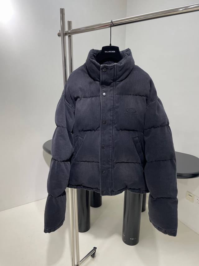 新品Loop Sports Icon牛仔丹宁派克棉服大衣 环锭纱牛仔 成衣洗水 大廓形版型 正面饰以Loop Sports Icon艺术作品绣花 水洗褪色效果