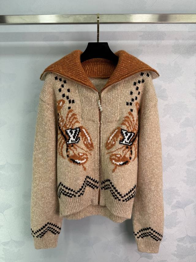 Lou*25秋冬新款联名Nigo系列Monogram花提花重工拉链外套！重工定位立体撞色嵌花工艺贯穿时髦高级感！高级配色 运动气息男女同款！进口羊毛纱线经典宽版