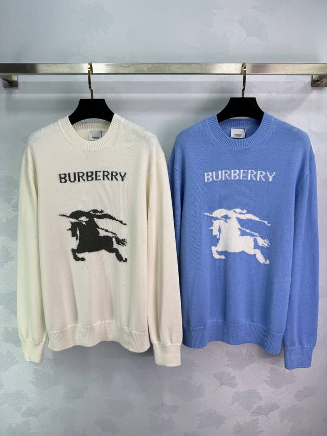 Bu*25秋冬新款马术骑士系列针织衫，羊毛羊绒混纺，柔软又保暖，秋冬穿超合适正面战马徽标品牌字母，英伦风满满计。宽松版型，男女同款，搭配格纹裙或休闲裤都很有氛围
