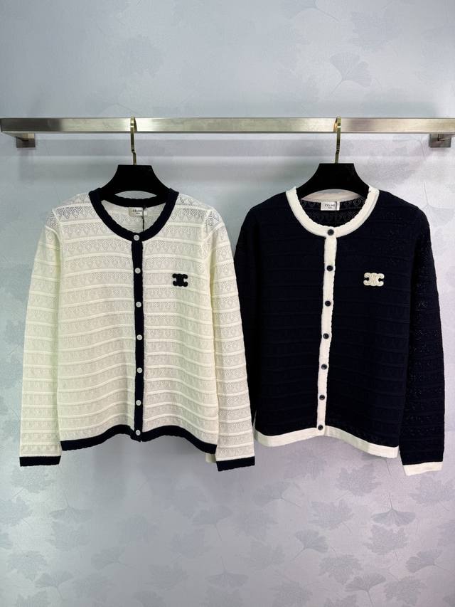 Ce*开衫采用柔软透气的面料，轻弹舒适，秋冬换季必备2色3码Sml 。