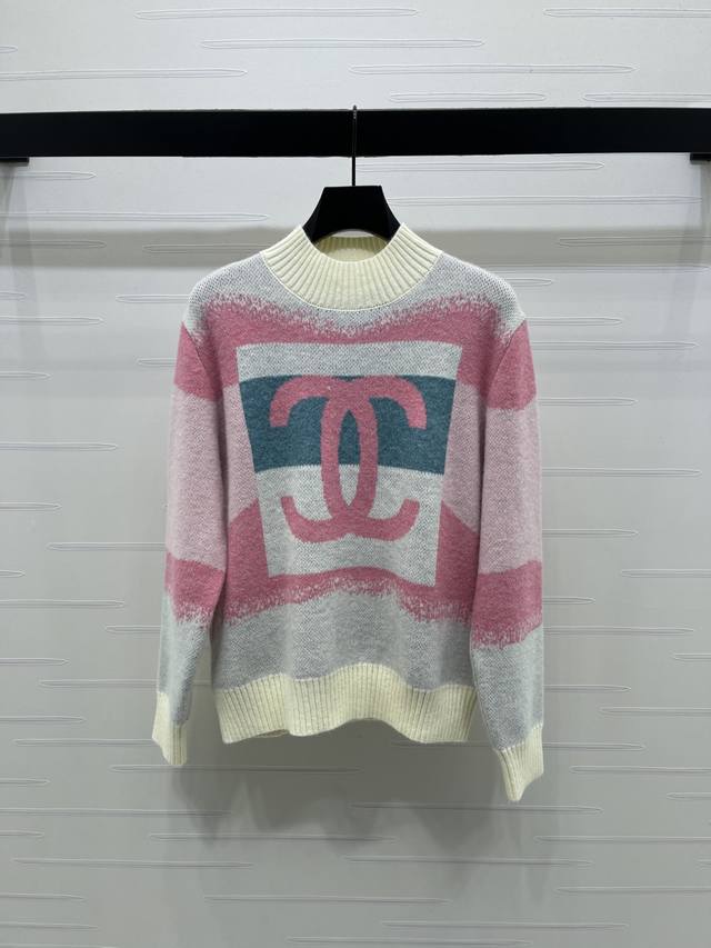 上新原单高端品质 Chane* 2025秋冬最新系列！渐变条纹针织毛衣！定制羊毛纱线织造 质感高级 细腻柔软 小高领针织套头毛衣版型 竖坑条纹包边收紧 包裹性强