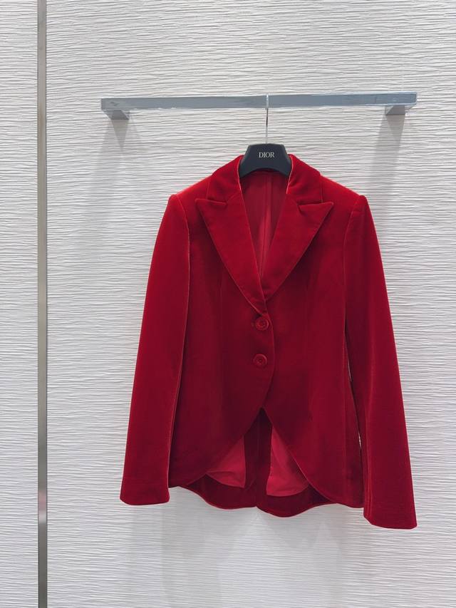 Christian Dio* 2025Fw新款 简洁大气的西装套 非常高级的进口质地 仔细看细节 颜色超正上身非常飒爽 干净有品 提气质~~完全按照高定成衣水准
