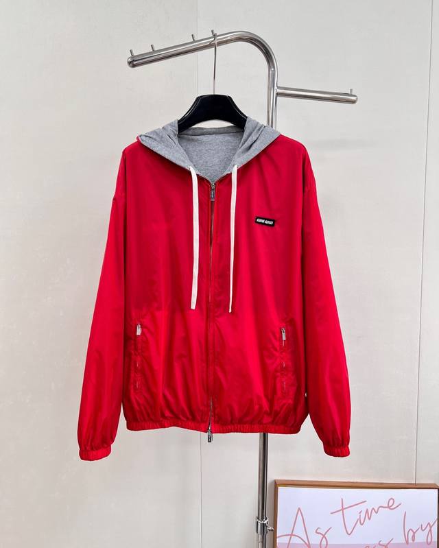 Miumiu 25Fw秋冬新款撞色双面穿宽松拉链卫衣外套丨独家Yb开发！高版出品！Oversize宽松拉链版型，胸口饰精密白色Logo徽标刺绣和黑色Logo织唛