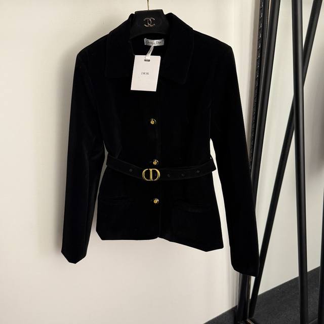 款号20257458 Dio*新款 Cd腰带收腰小蜜蜂纽扣长袖丝绒西装外套，黑色，Sml， M码：肩宽41，胸围100，袖长62，长63；重量：0.525Kg