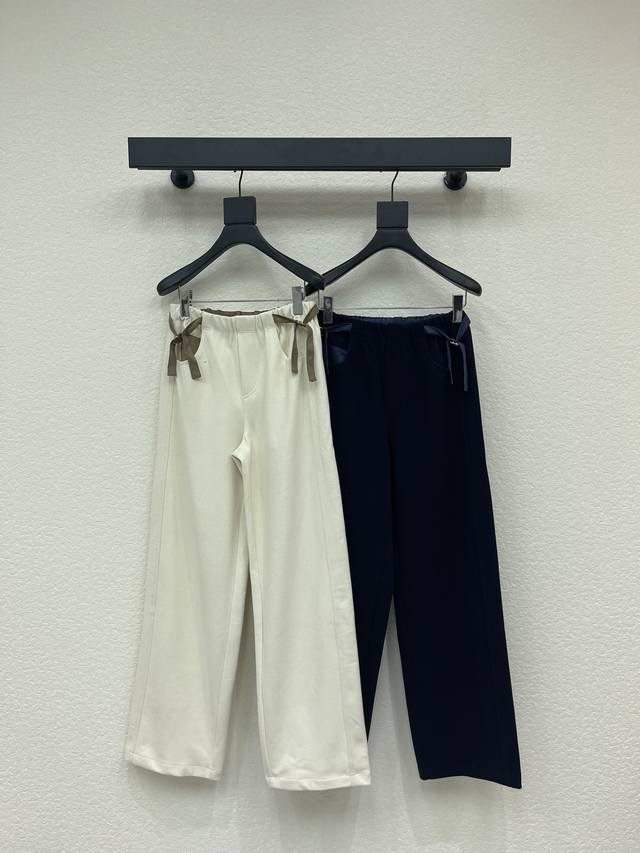 Loew*25新款侧腰带扣抽绳直筒长裤。定制Yb进口人棉材质，面料柔挺舒适，垂顺有型，高腰抽绳阔腿长裤版型，利用裤腿宽松廓形裤型，拉长腿部线条，修饰腿型问题，配