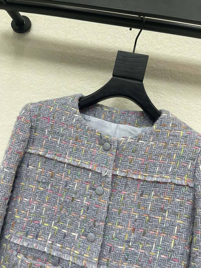 Chane*25秋冬新品小香风高级减龄香芋紫编织粗花呢外套 绝美名媛风彩纱编织面料实物超美 粉嫩粉嫩的简直自带优雅感 令人心动的小香风 粉色控必入 定制配色五金