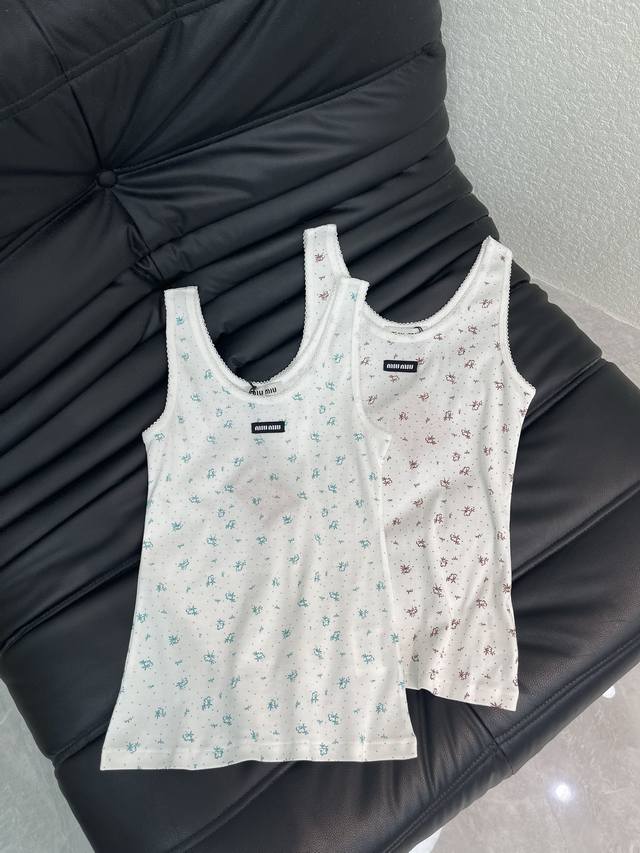 Miumi*26早春新款全身碎花弹力背心 高弹力棉面料 修身版型 高密度时髦运动风 每个日常的穿搭 俏皮减龄充满元气的设计元素 高品质 尺码Sml Aa