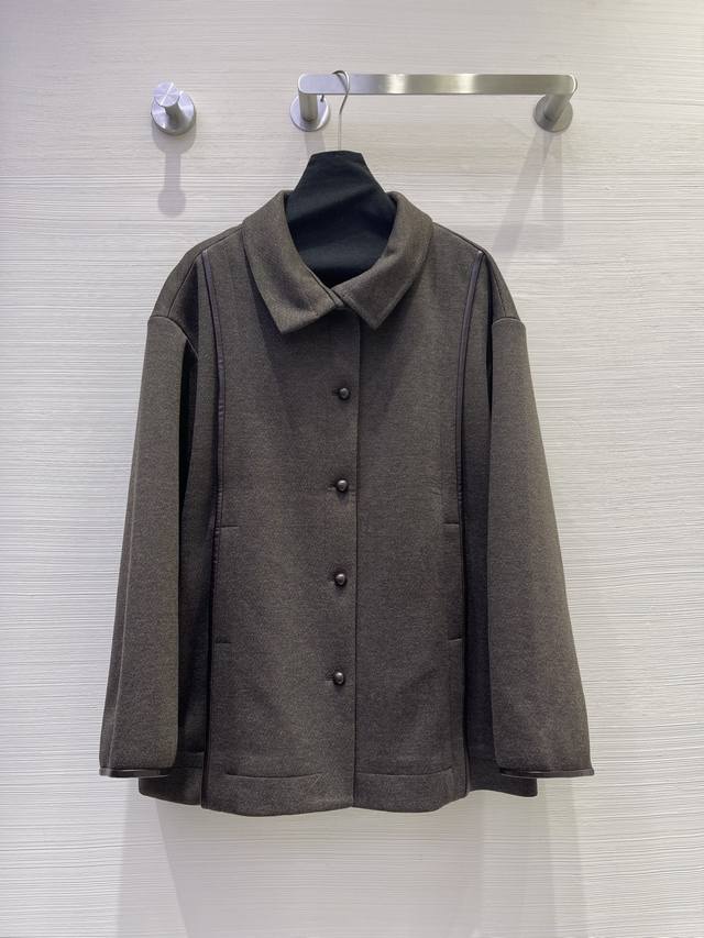 清样 M1 Lp老钱风独家首发！高端品质控必入25秋冬官网首发！这个秋冬吹起的美拉徳穿～松弛感的老钱风大衣外套！拱针重工工艺绵羊皮边装饰，纯手工织布绵羊羊大衣！