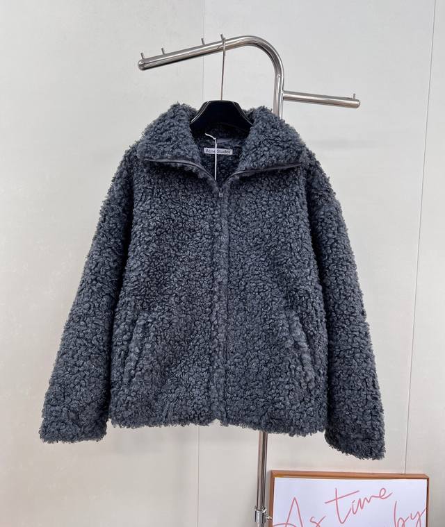 Acne Studios 25Fw秋冬新款立领毛绒拉链外套丨独家Yb开发！高版出品！北欧酷感与温暖绒意的极致融合！采用密集卷曲毛绒材质，触感柔软蓬松却不显臃肿，