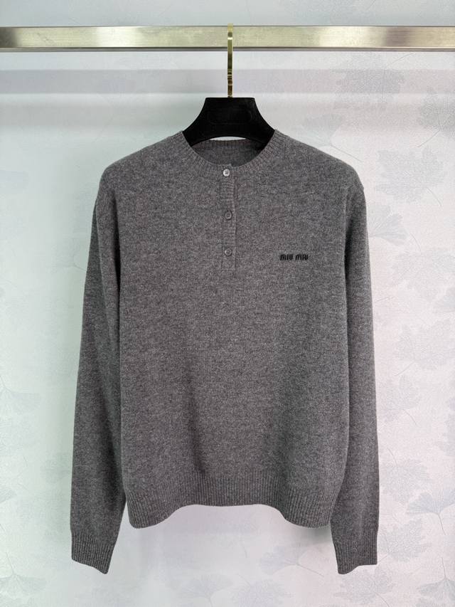 Miu*25秋冬新款羊绒上衣 柔软细腻，秋冬穿超舒服1色3码Sml T226B.