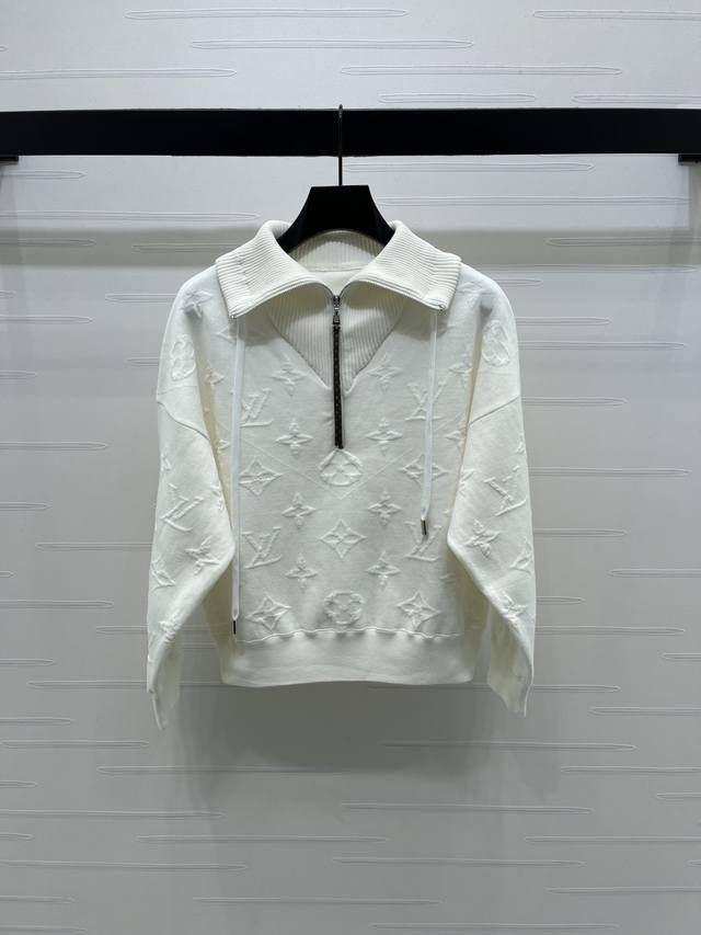 上新原单高端品质Louis Vui*Ton 2025秋冬最新系列！翻领抽绳提花针织长袖！定制进口针织材质材质 工艺提花处理 呈现出凹凸立体肌理质感 品相高级 成