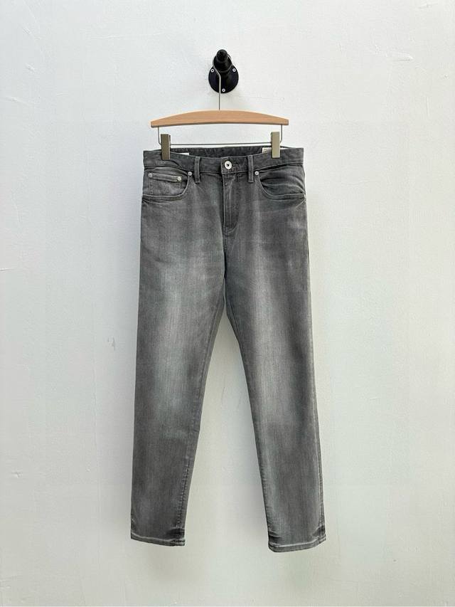 Bc Brunello Cucinelli 五袋牛仔裤 弹力丹宁牛仔 染色舒适牛仔布、质密柔软、舒适有型 小直筒版型 灰白渐变调调、经典清新自然、休闲惬意百搭、